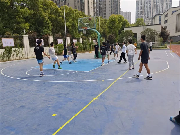 篮球老将如何通过瑜伽提升柔韧性_2